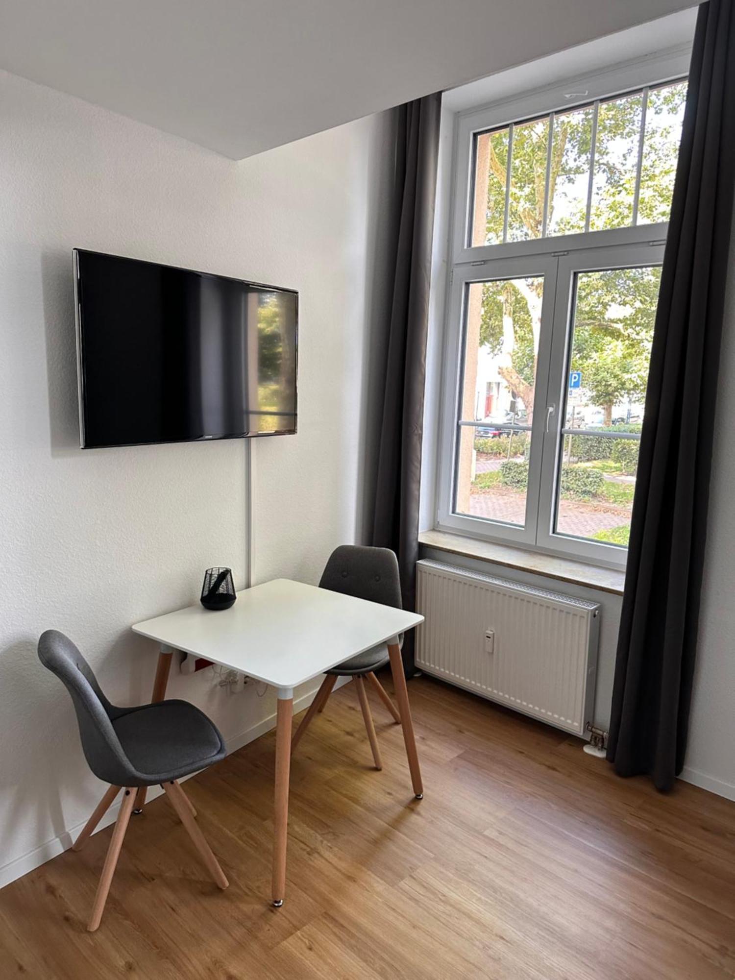Zentrales Apartment Mit Parkplatz هوكنهايم المظهر الخارجي الصورة